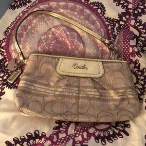 Coach lilac wristlet with tags